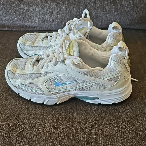 Nike Air Women's Running Shoes 🩵🩵🩵 - Picture 1 of 9